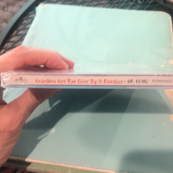 DR. ELMO’S “Grandma Got Run Over bus Reindeer”CHRISTMAS MUSIC CD - Picture 2 of 5